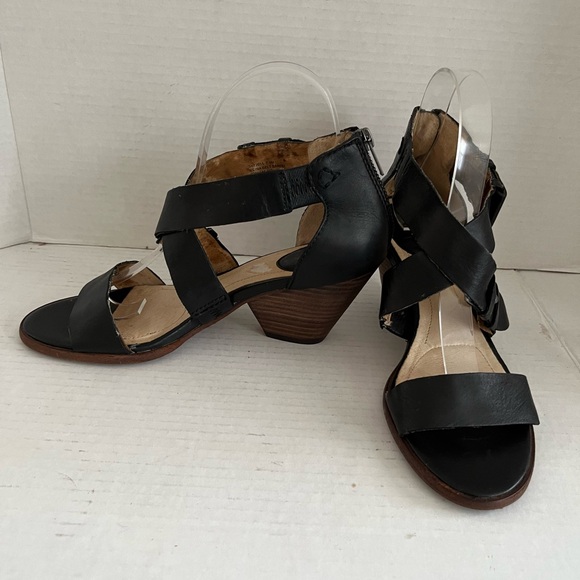 FRYE REINA BELT SANDAL - Picture 9 of 17